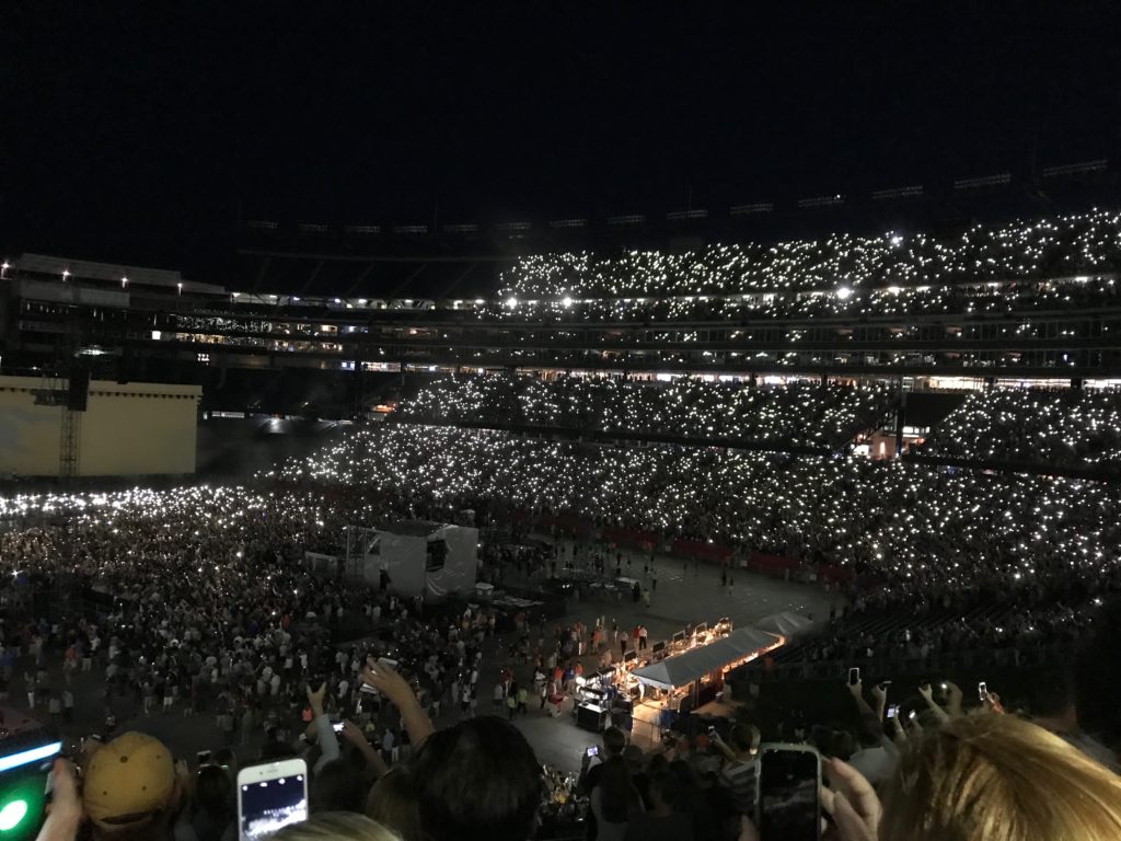 U2 Cell Phone Lights